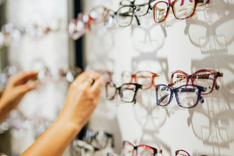 Lunetterie Saint-Clair : pourquoi Villeurbanne nous fait confiance pour ses lunettes et son SAV